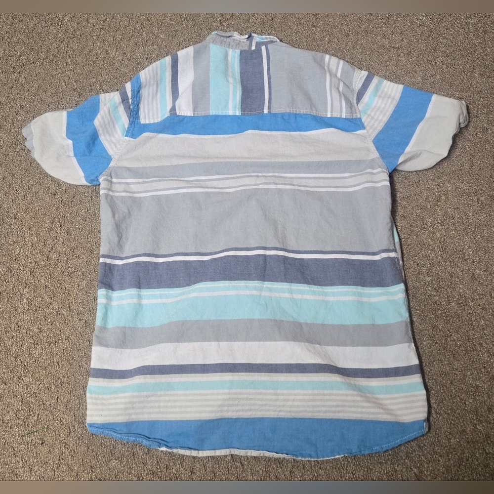Aeropostale short sleeve shirt- size large - Picture 3 of 6